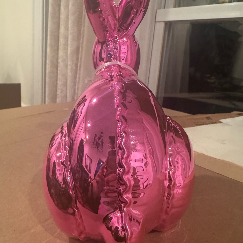 Isaac Mizrahi Balloon Bunny Figurine NWT CERAMIC - Picture 5 of 6